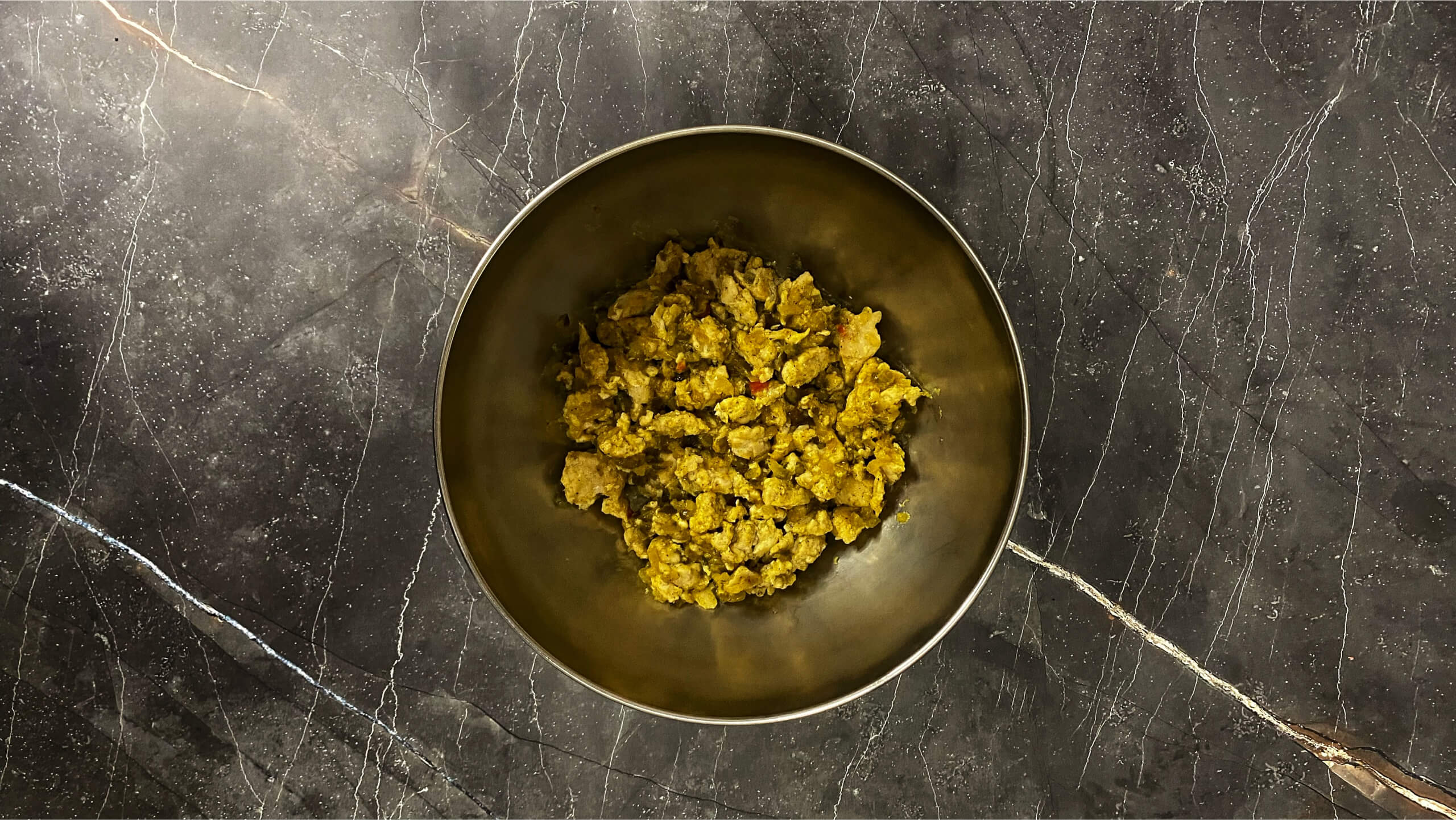 Шаг 3: Пожарьте фарш и добавьте релиш