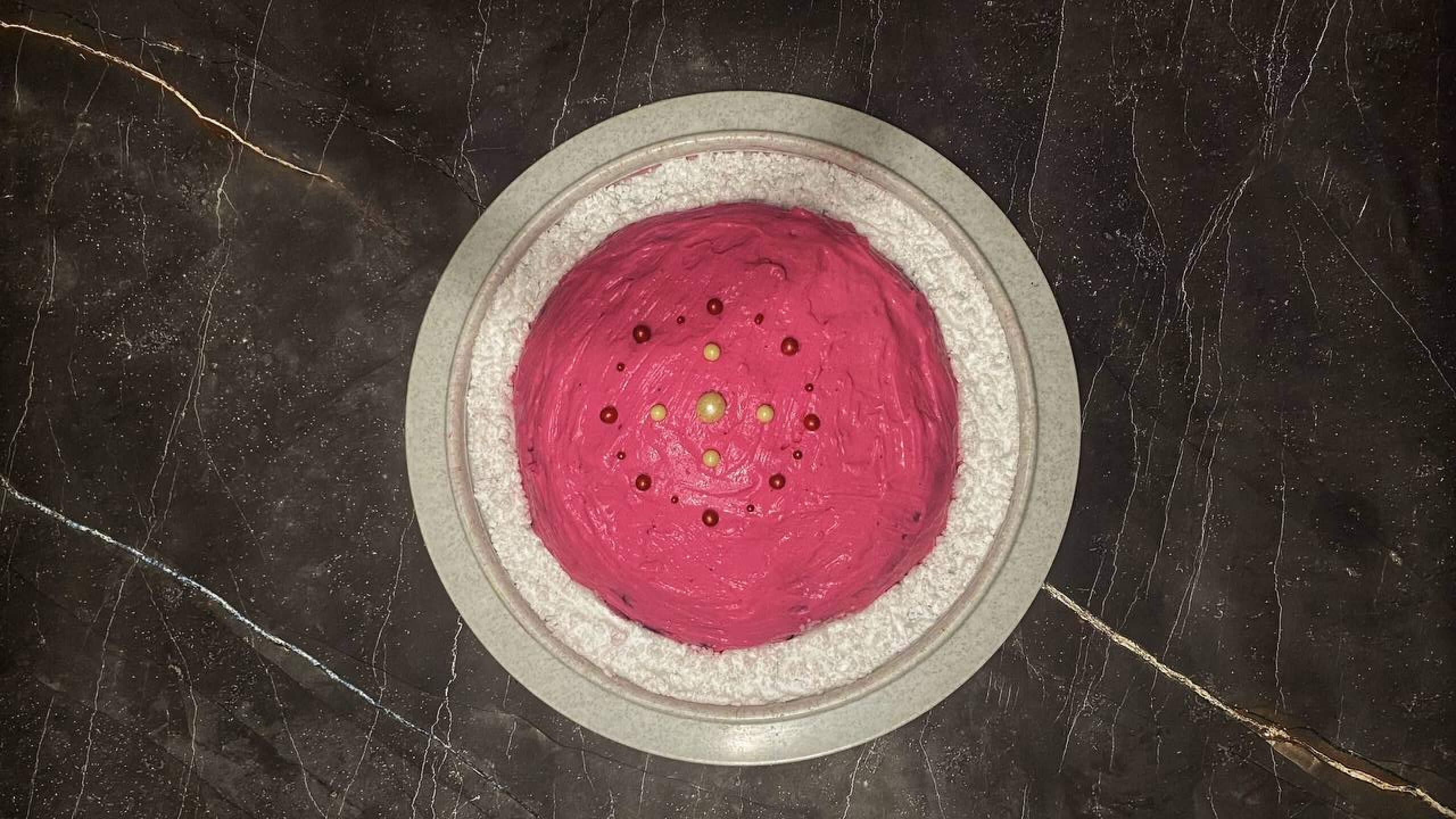 Шаг 13: Декорируйте посыпкой и эритритом