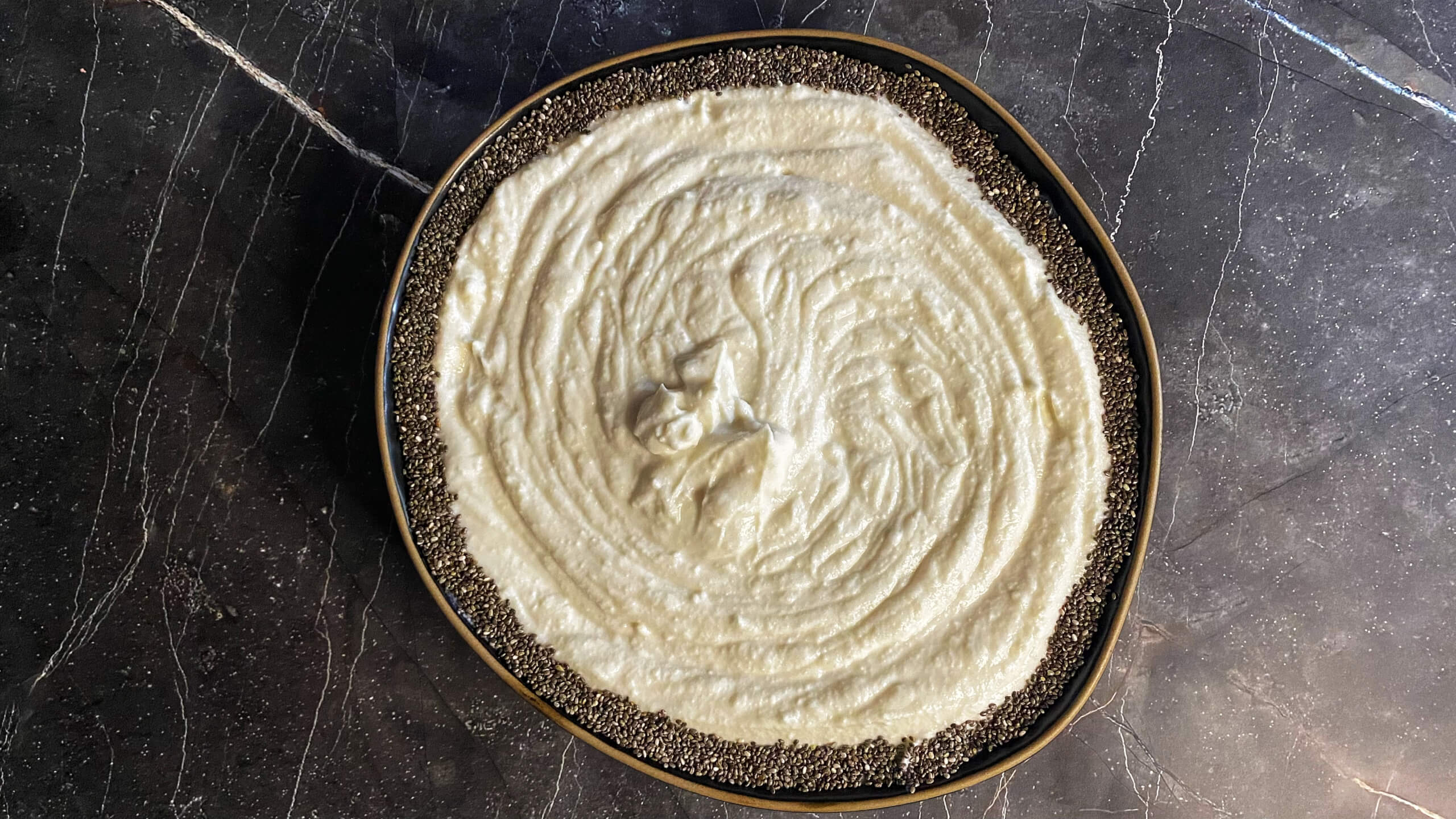 Шаг 6: Декорируйте семенами